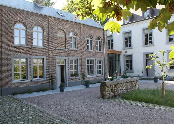 Les Dépendances Couette-café 3*